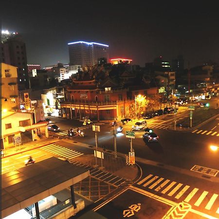 S&E Hotel Tainan Extérieur photo