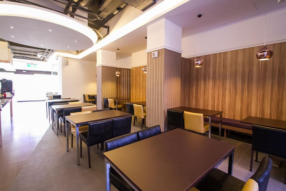 S&E Hotel Tainan Extérieur photo