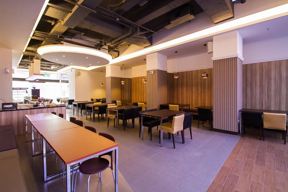 S&E Hotel Tainan Extérieur photo