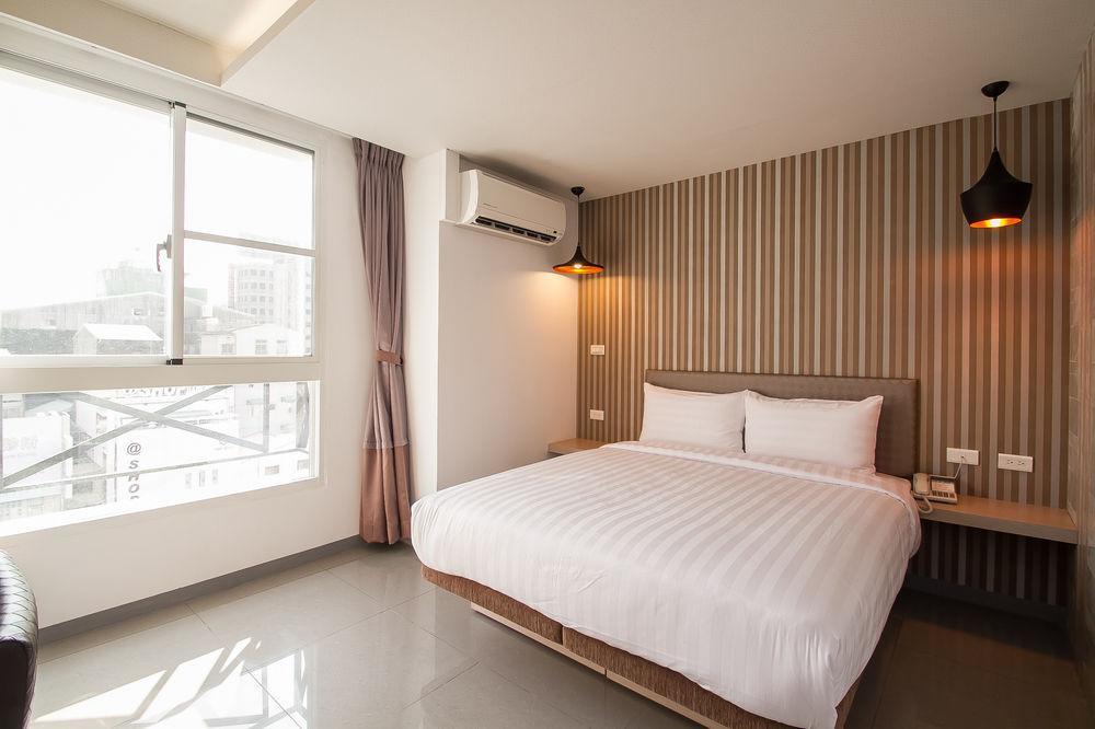 S&E Hotel Tainan Extérieur photo