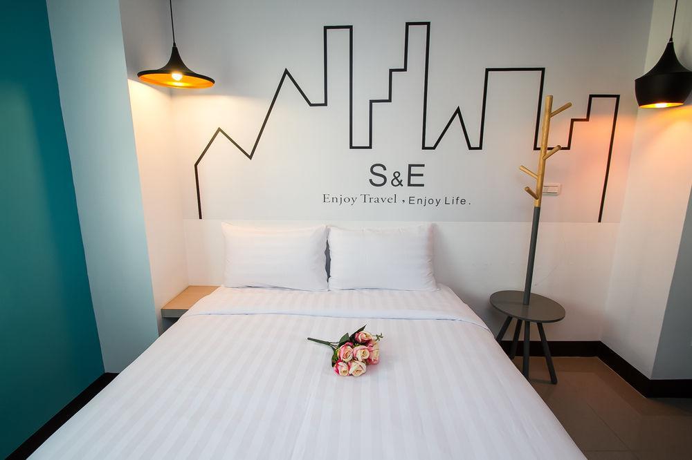 S&E Hotel Tainan Extérieur photo