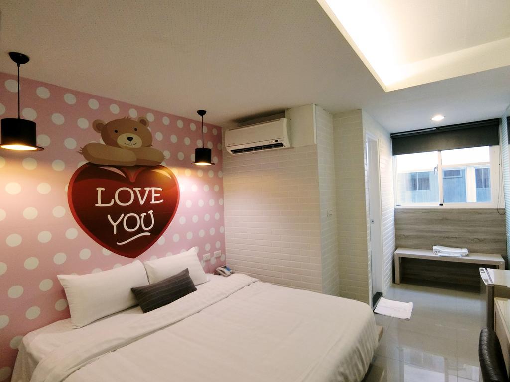 S&E Hotel Tainan Extérieur photo