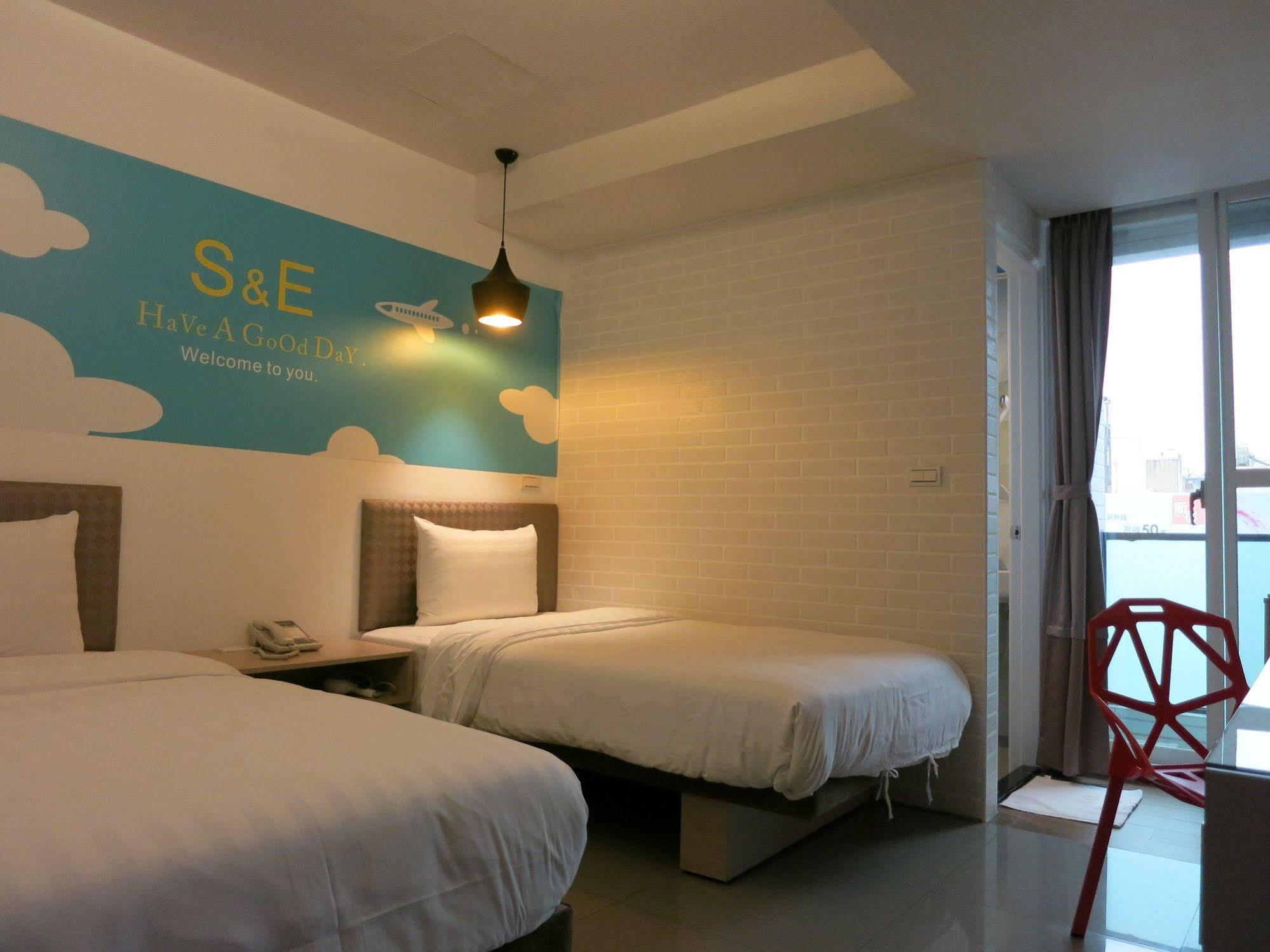 S&E Hotel Tainan Extérieur photo