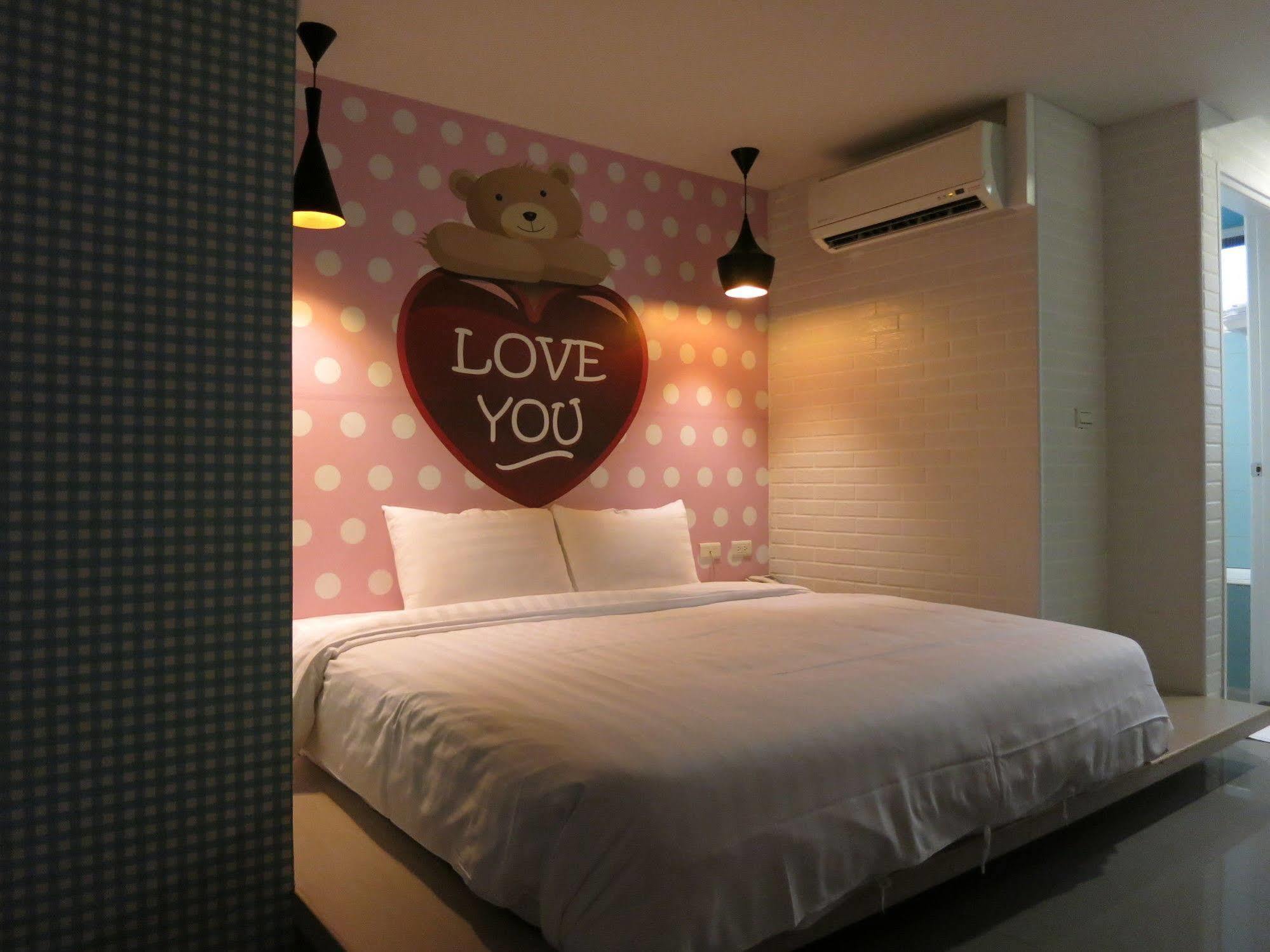 S&E Hotel Tainan Extérieur photo