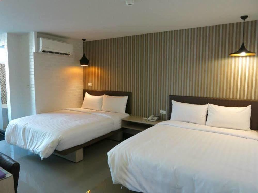 S&E Hotel Tainan Extérieur photo